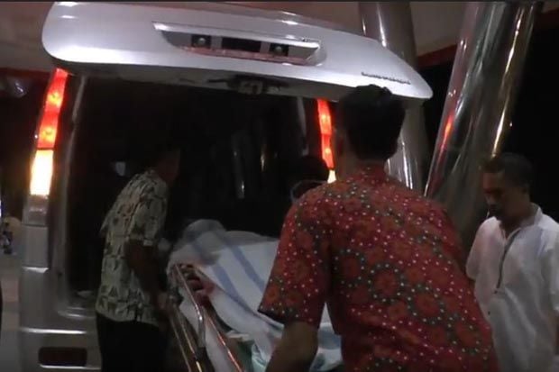 Bus Mini Terguling di...