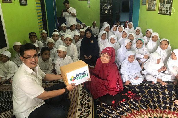 Menjelang Idul Fitri,...
