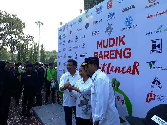 Berangkatkan 205.474...