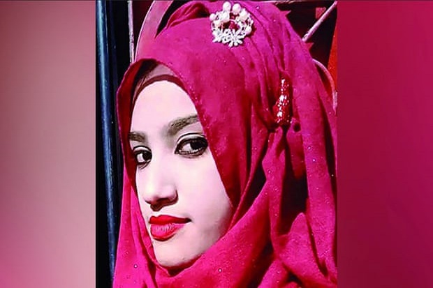 Bakar Gadis Hidup-hidup,...