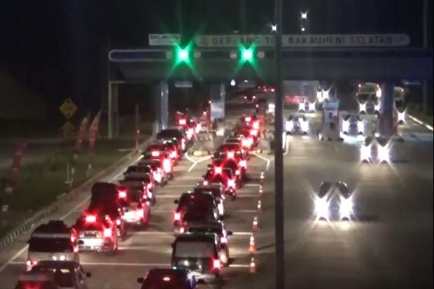 Malam Ini Terjadi Antrean...