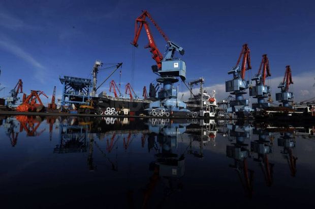 Pelabuhan Tanjung Priok...