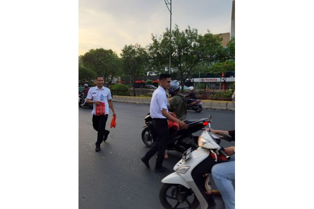 Hormati Pejalan Berpuasa,...