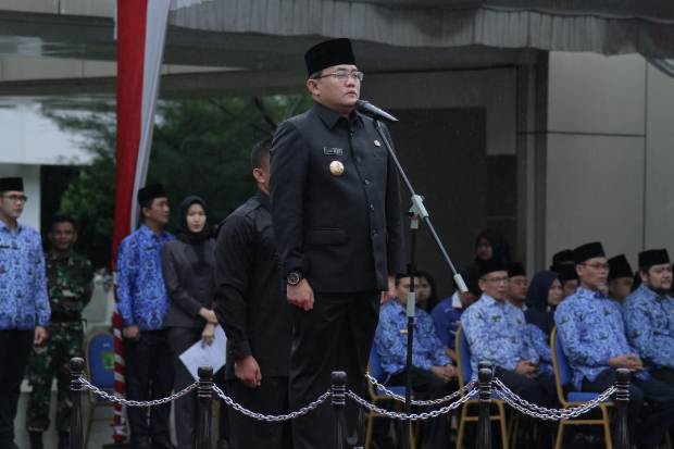 Bupati Dodi Reza Alex...