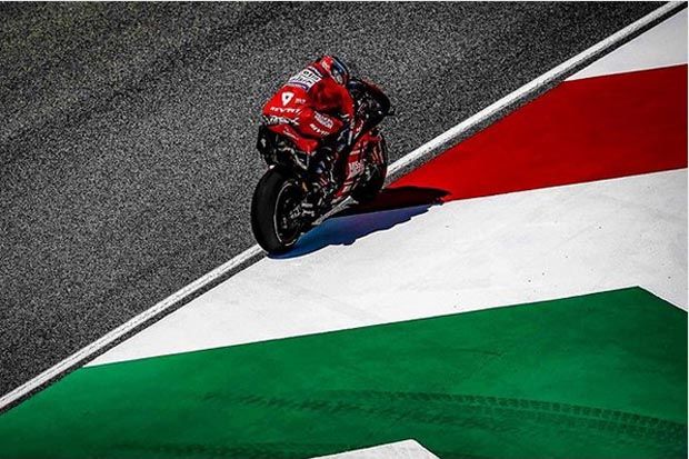 Petrucci Tercepat di...