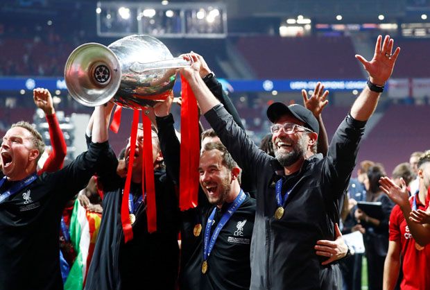 Klopp Rayakan Gelar...