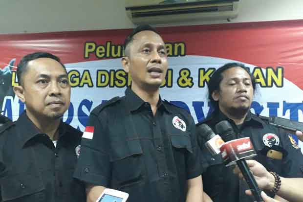 Rawat Pancasila, Banteng...