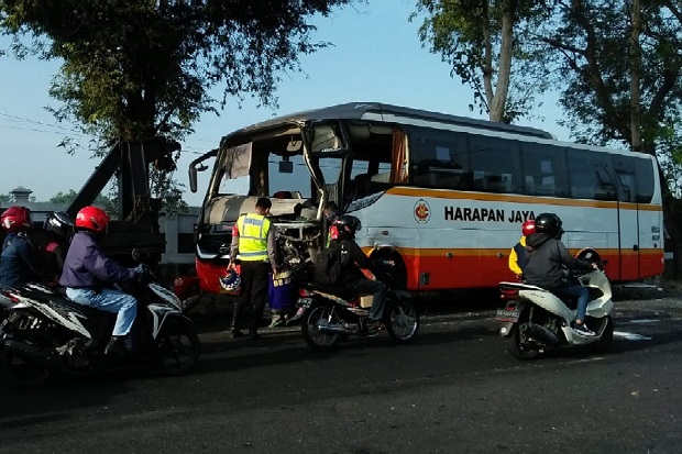 Tabrakan Maut Bus Harapan...
