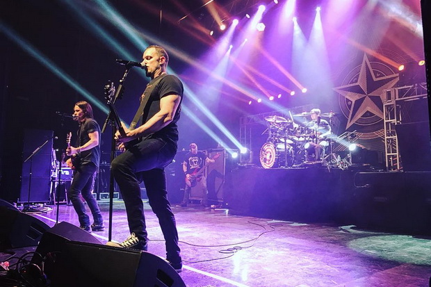 Alter Bridge Beri Sentuhan...