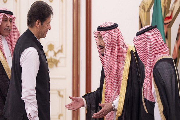 Heboh, PM Pakistan Diduga...