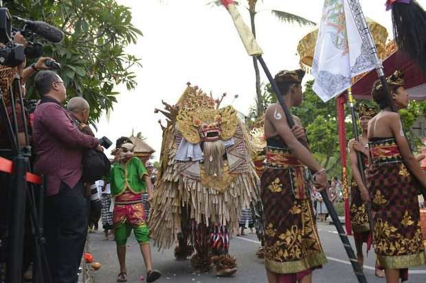 Pesta Kesenian Bali...