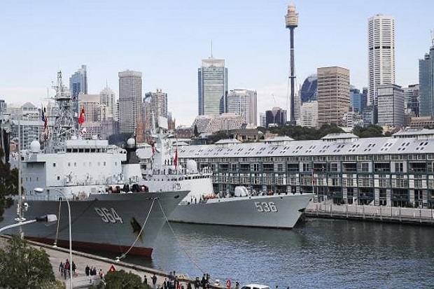 Muncul di Sydney, 3...
