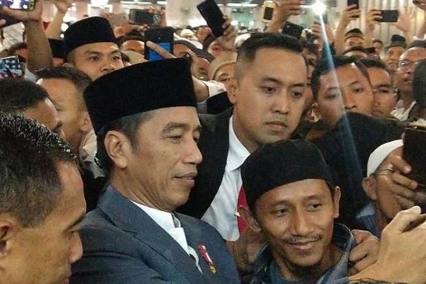 Usai Salat Id di Masjid...