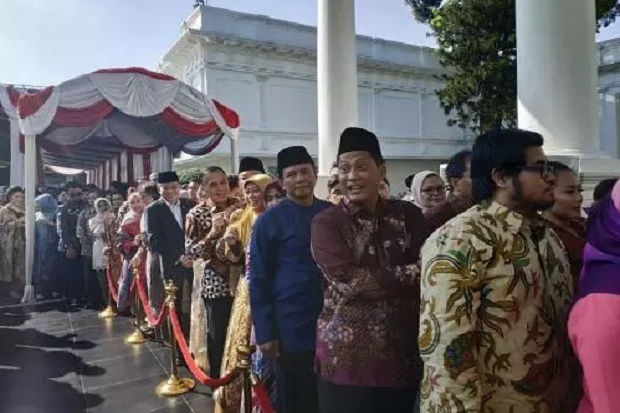 Para Menteri dan Pejabat...