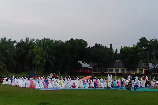Jemaat Gereja Kawal...