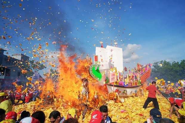 Festival Bakar Tongkang...