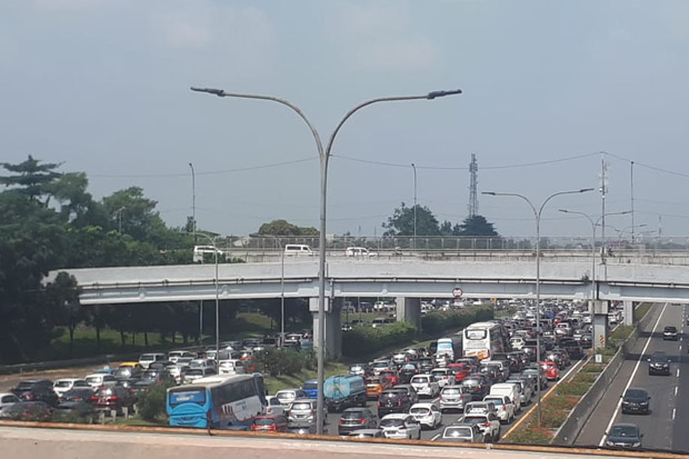 Lebaran Kedua, Tol Japek...