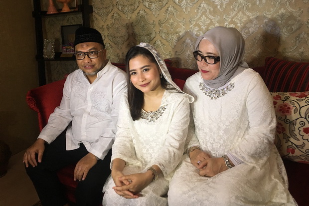 Prilly Latuconsina Sempat...