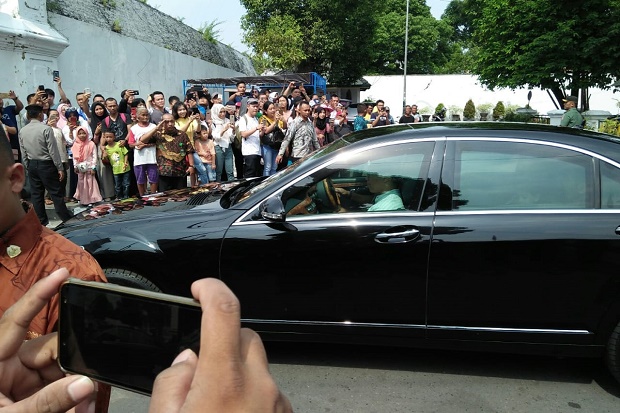 Presiden Jokowi Ajak...