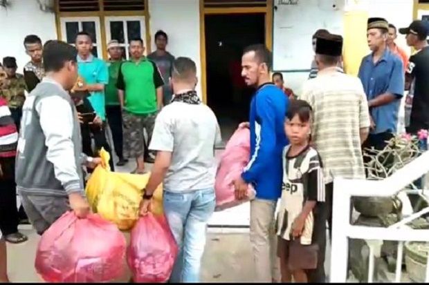 Bantuan Warga untuk...