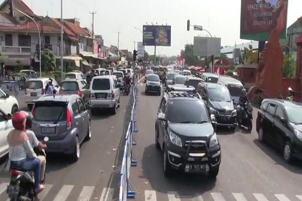 Pantura Cirebon Macet...