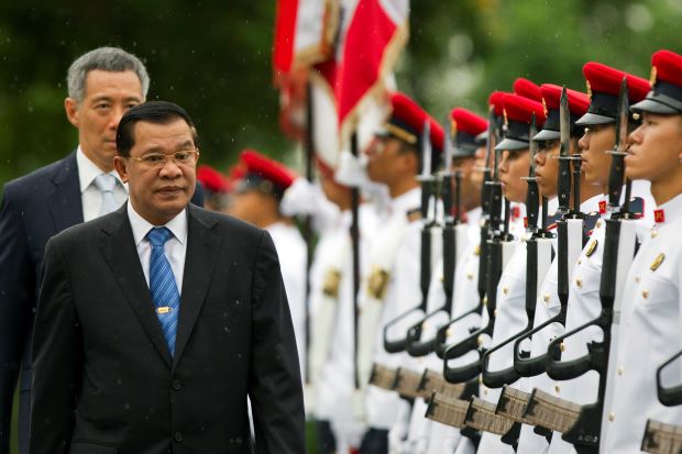 PM Kamboja Tuduh PM...