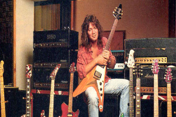Berbentuk Gitar Eddie...