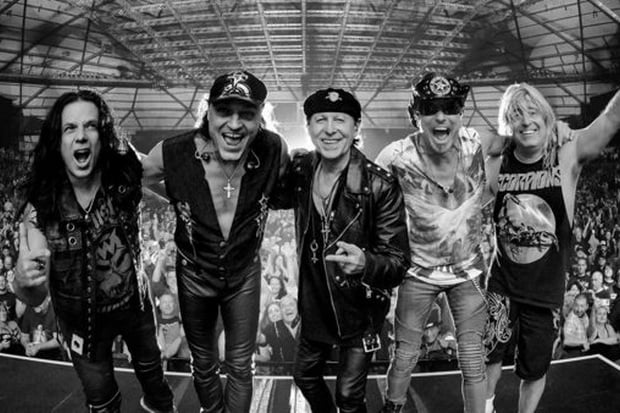 Mulai Menulis Lagu,...