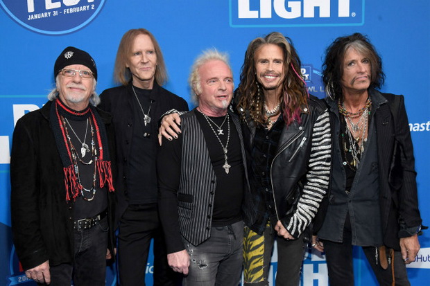 Aerosmith Masih Buka...