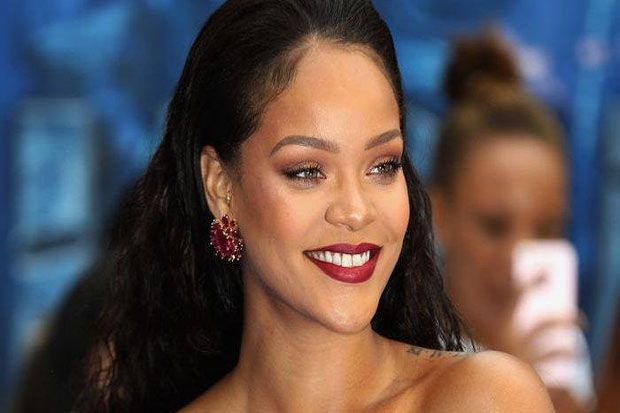Sukses Berbisnis, Rihanna...