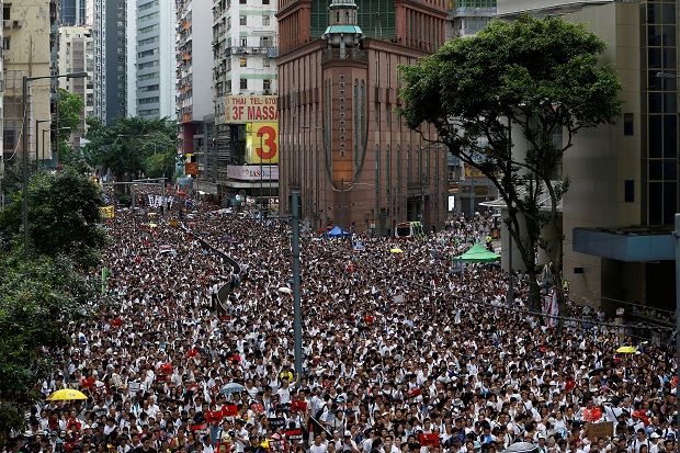 Hong Kong Diguncang...