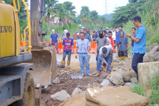 5 Bulan Ditutup Total,...