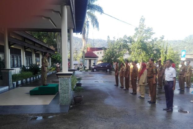 Hari Pertama Kerja,...