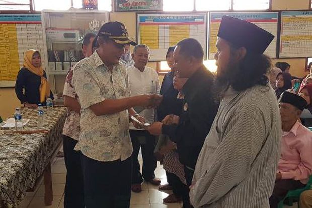 Lebaran, Pedagang Pantai...