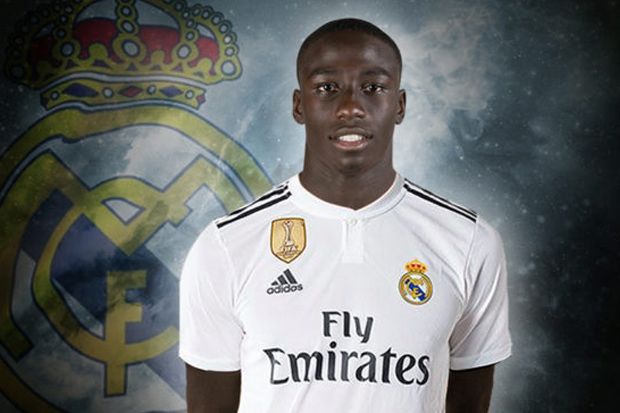 Resmi Kontrak Mendy,...