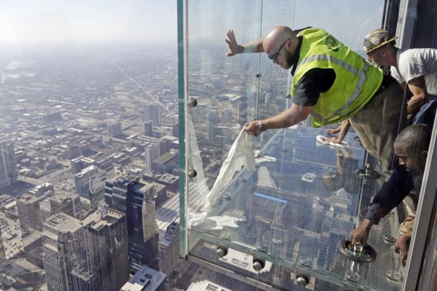 Lantai Kaca Skydeck...