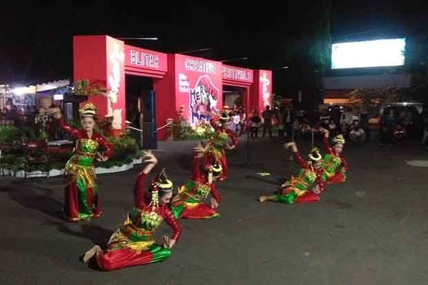 Seniman Luar Daerah...