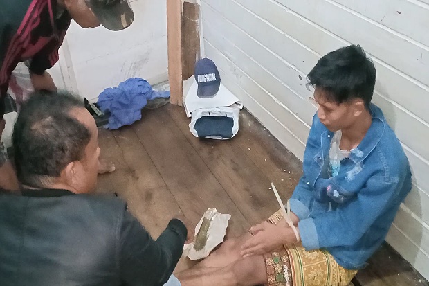 Transaksi Ganja di Pinggir...