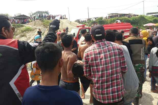 Tak Bisa Berenang, Wisatawan...