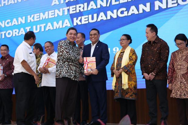 Kementerian PANRB Raih...