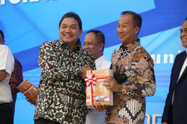 Kementerian Sosial Raih...