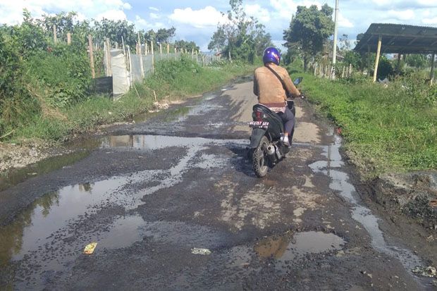 Belum Sebulan, Jalan...