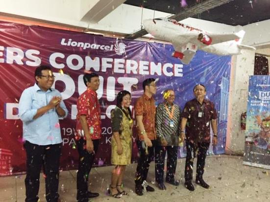Gelar Promo, Lion Parcel...