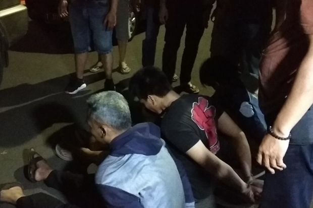 Disembunyikan di Jok...