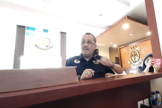 Ketua DPRD Kota Surabaya...