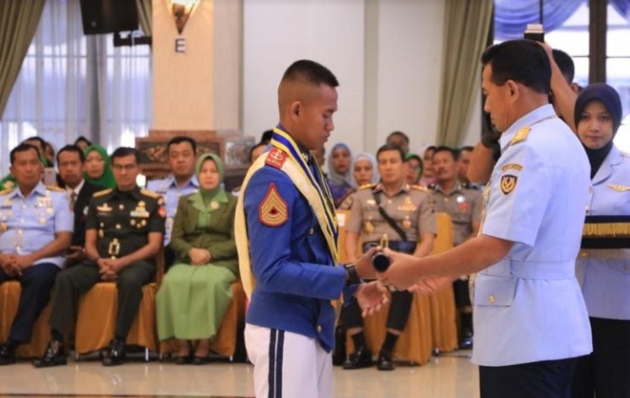 4 Tahun Digembleng di...