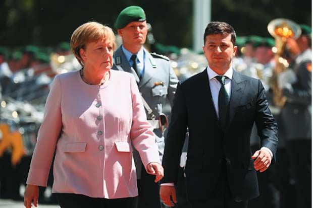 Dehidrasi, Angela Merkel...