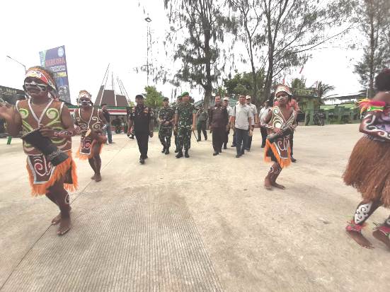 Resmi Dibuka, Festival...