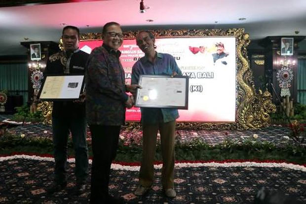 Dua Perajin Bali Dapat...