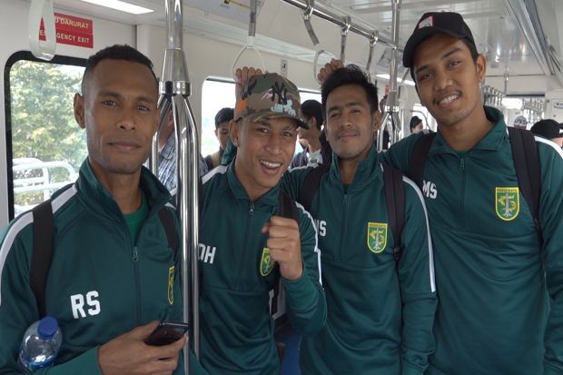 Persebaya Boyong Skuat...